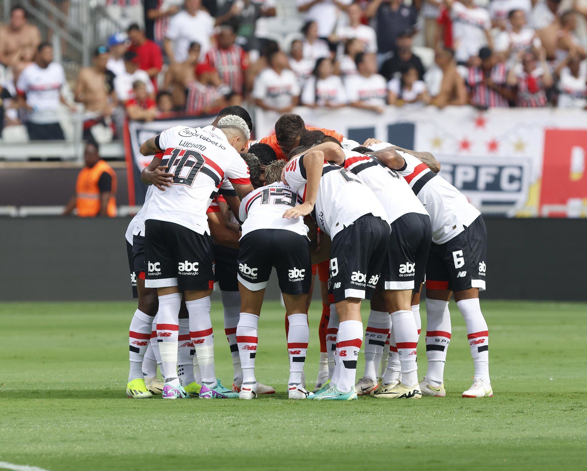 Contra Água Santa, São Paulo persegue marca invicta da temporada de 2012