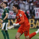 Após perder pênalti na Supercopa, lateral do Palmeiras se pronuncia: 'Covardes não fazem história'