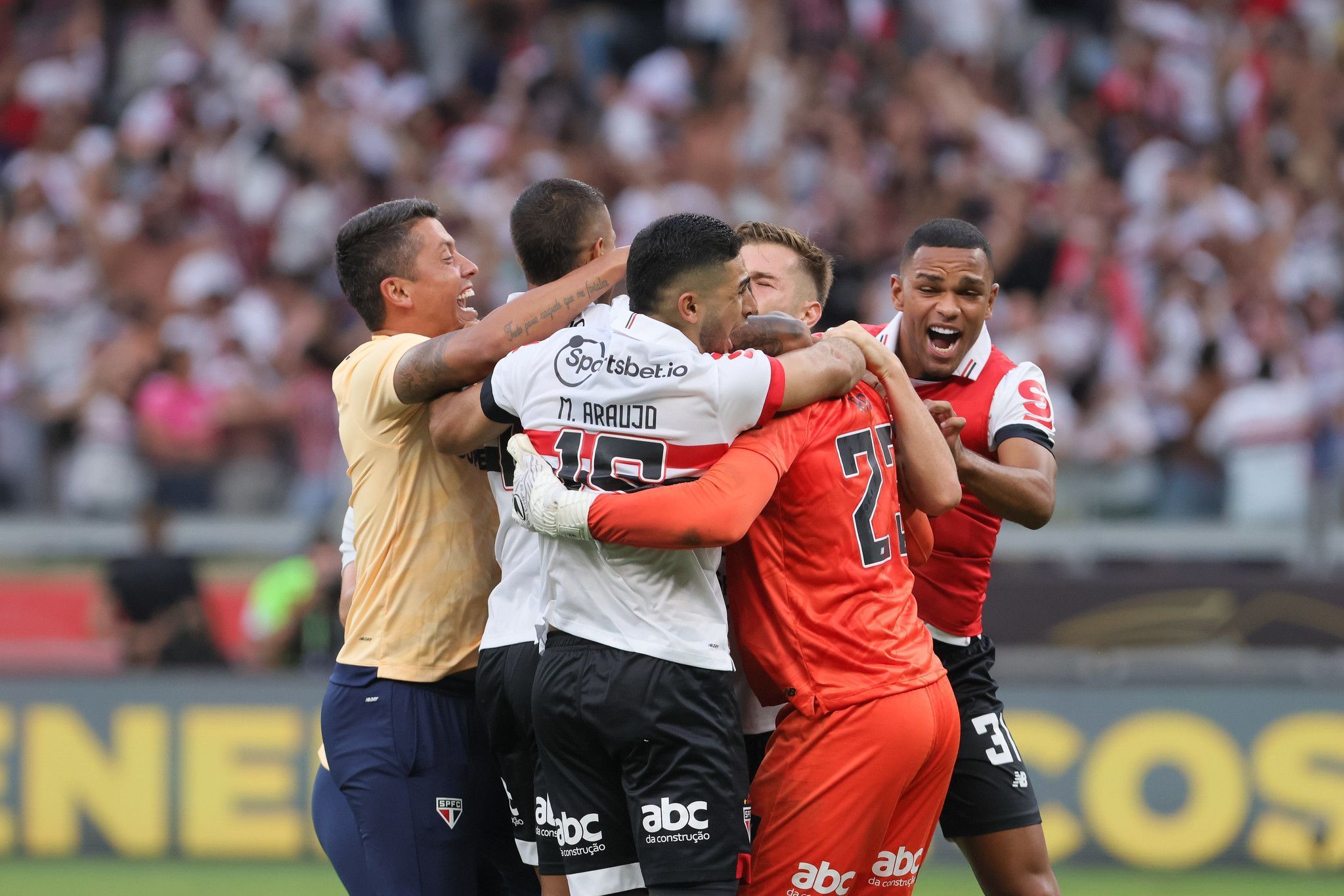 Carpini exalta título pelo São Paulo e reviravolta: 'Há 15 meses era eliminado na Copa Paulista'
