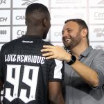 Com sete reforços, Botafogo segue no mercado e lateral-esquerdo está nos planos