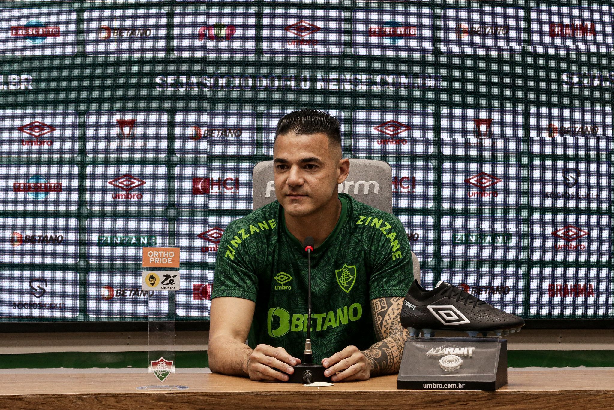 Velho conhecido de Fernando Diniz, Felipe Alves ressalta nova parceria no Fluminense