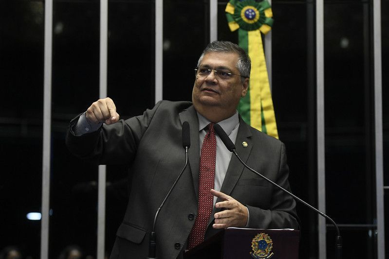 Dino defende direito do STF de julgar ações contra deputados e senadores