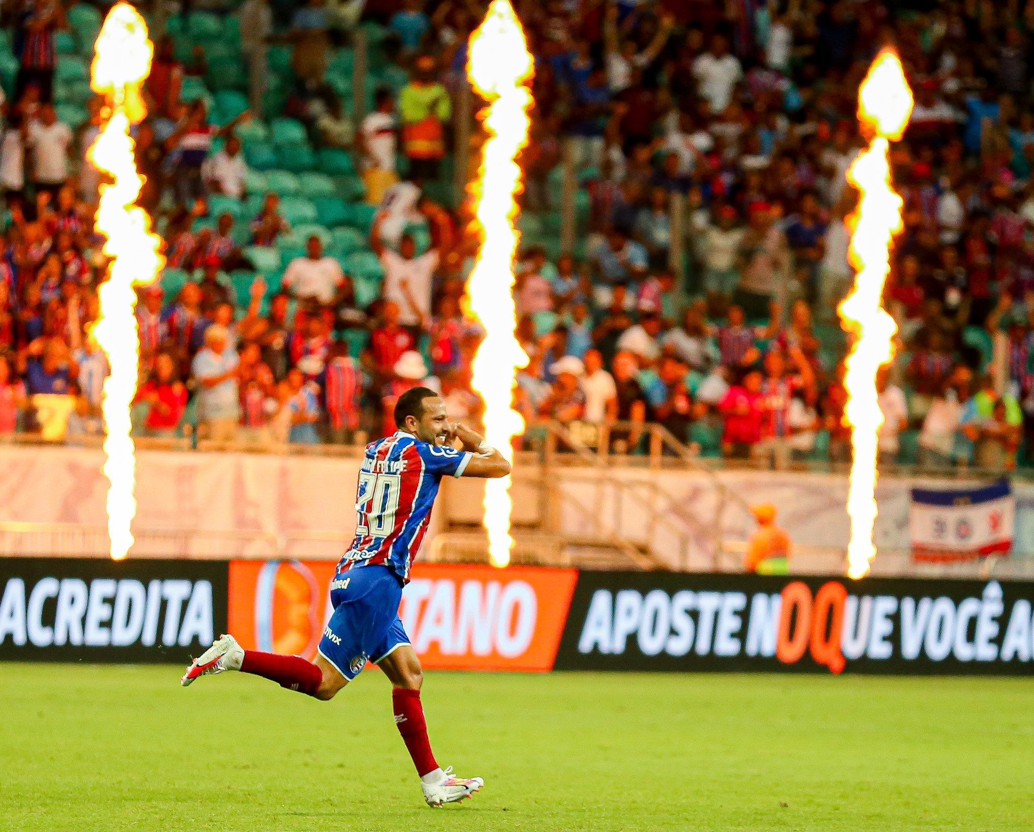 Bahia faz 5 de novo, atropela Itabuna-BA e segue líder do Campeonato Baiano