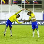 Endrick comemora assistência e anulação de gol da Venezuela pelo VAR após falha