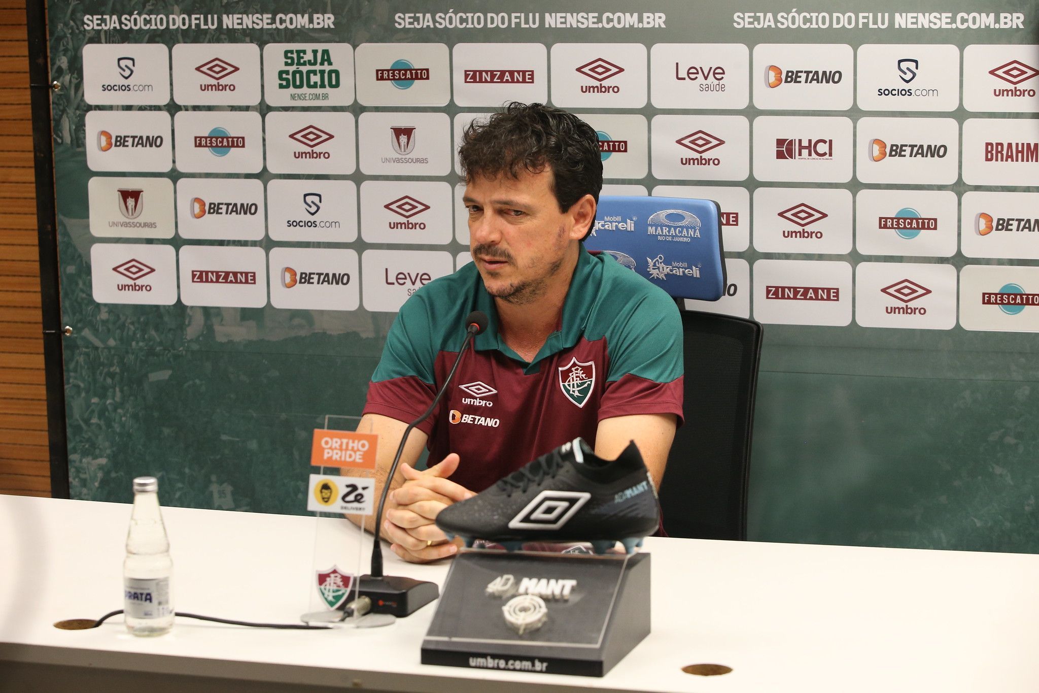 Fernando Diniz analisa estreante no Fluminense e elogia postura do Sampaio Corrêa