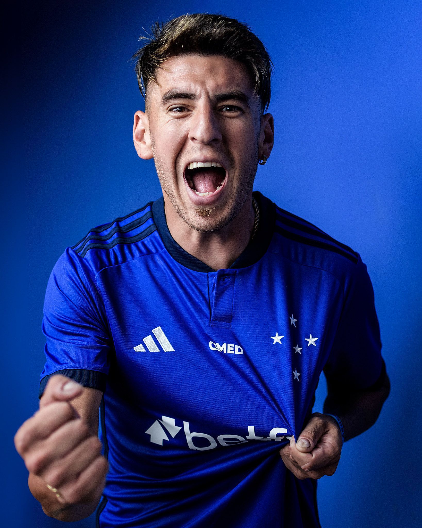 Estrutura e torcida do Cruzeiro impressionam Villalba: 'É incrível'