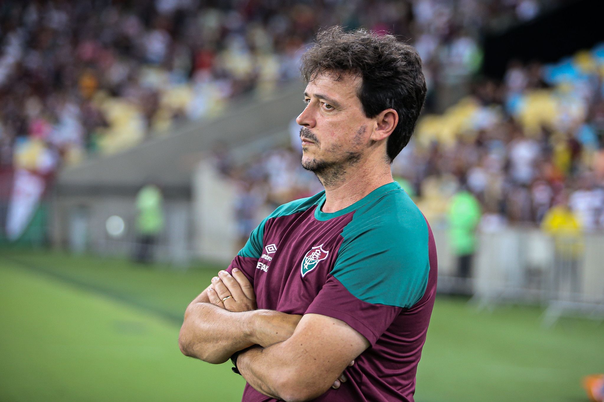 Fernando Diniz, do Fluminense, reclama do gramado do Maracanã: ‘Usado para outros fins’