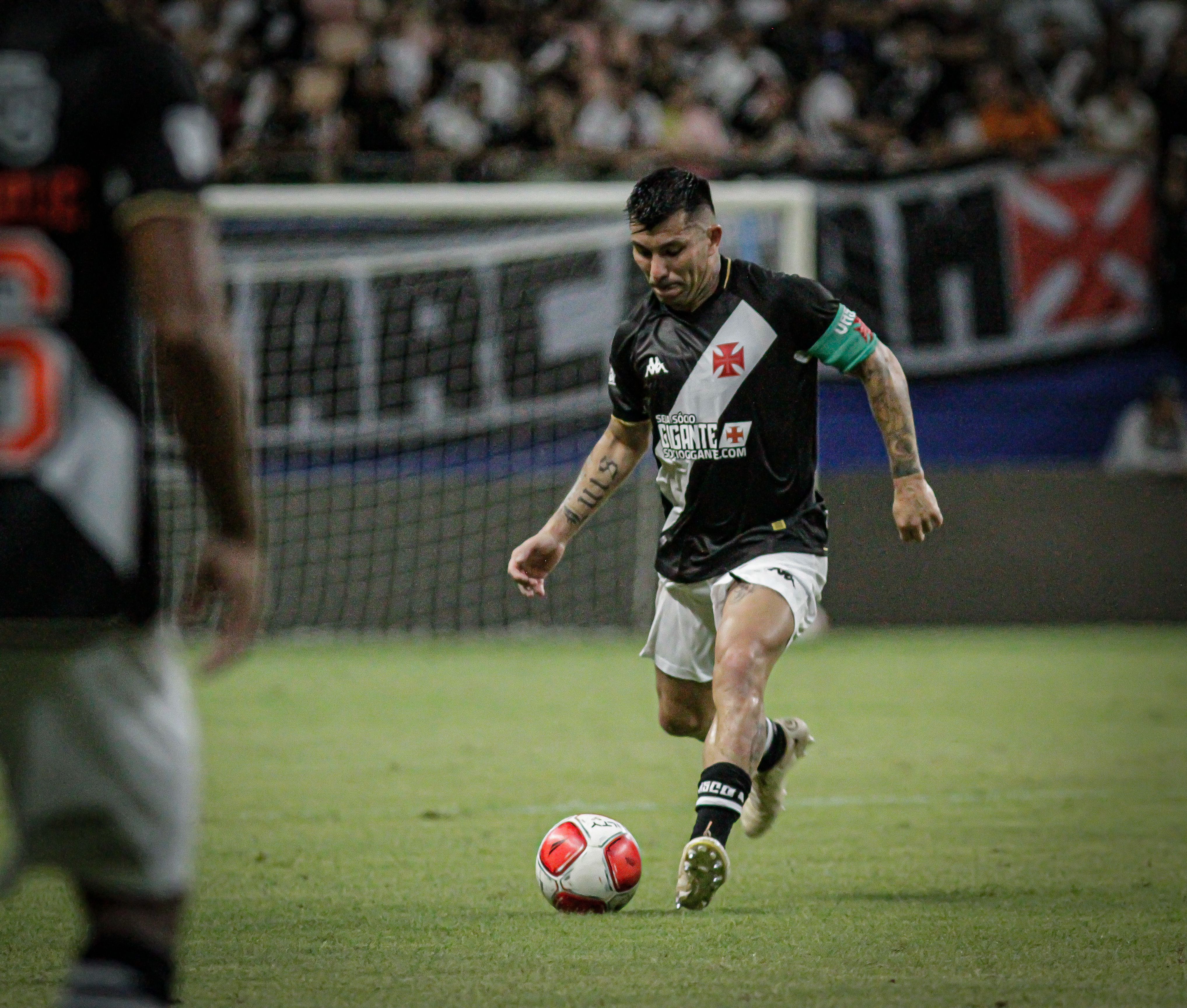 Medel destaca identificação com o Vasco e promete ‘deixar sua marca’ no clube