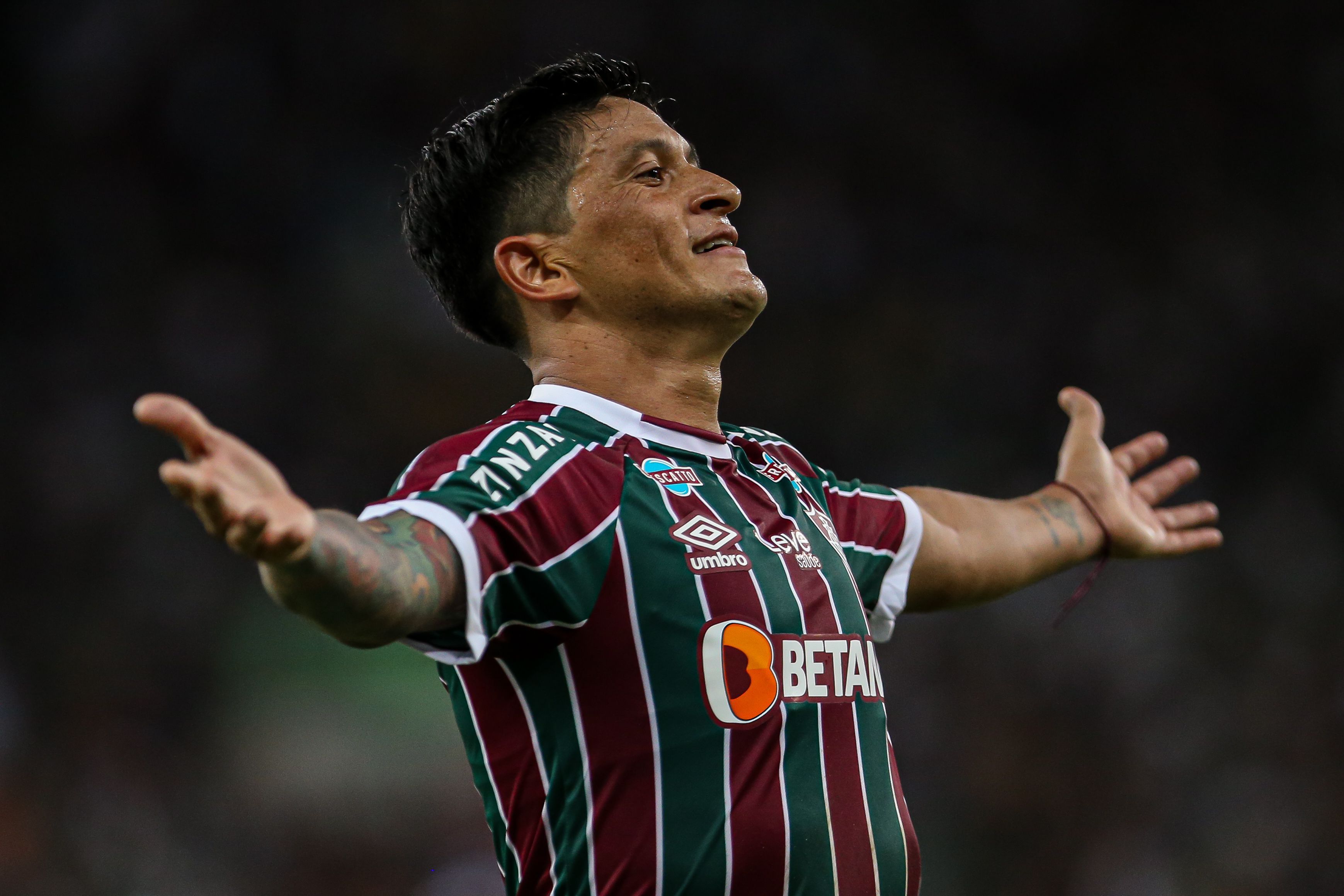 Cano marca golaço, e Fluminense vence o Sampaio Corrêa na estreia de Douglas Costa