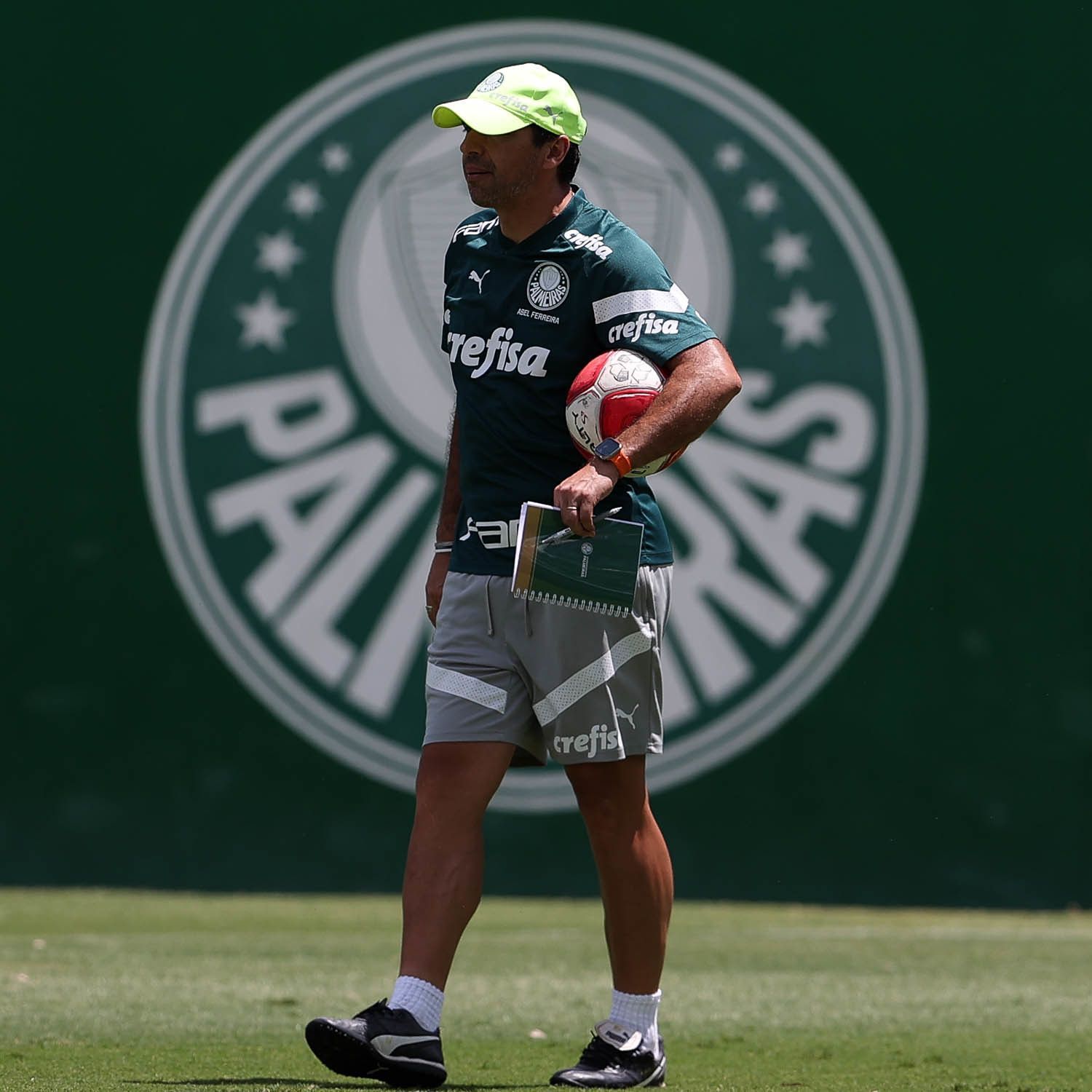 Abel Ferreira faz alerta para jovens do Palmeiras: 'Acham que podem ser o Endrick'