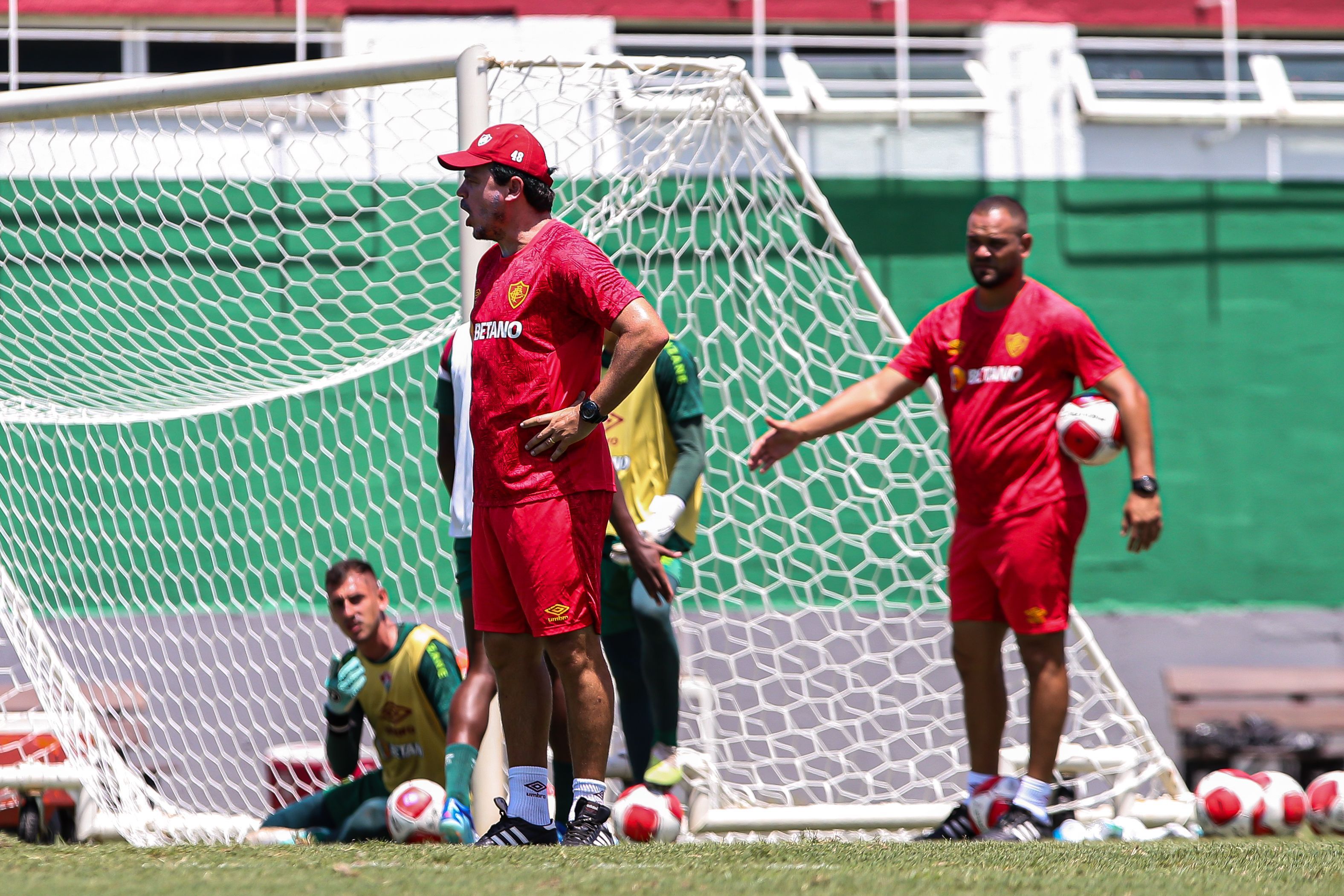 Líder do Carioca, Fluminense completa dez meses sem vencer um clássico estadual