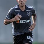 Diretor do Atlético abre o jogo sobre negociação de Pavón com o Grêmio