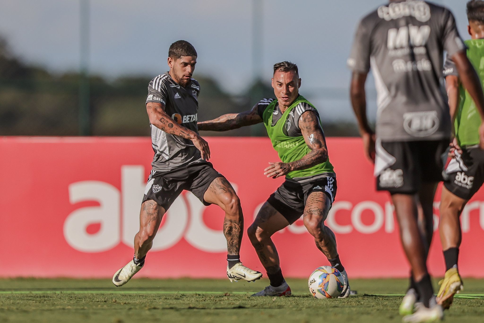 Presidente de clube chileno se manifesta sobre suposto interesse em Vargas, do Atlético