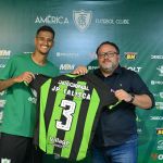 Talisca brinca com recepção no América e mira estreia como profissional