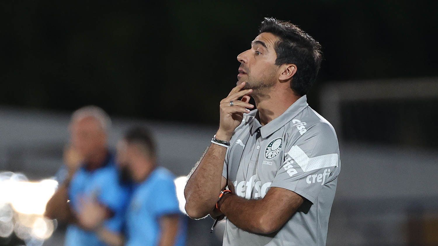 Abel Ferreira lamenta fala de eficácia e critica calendário imposto ao Palmeiras