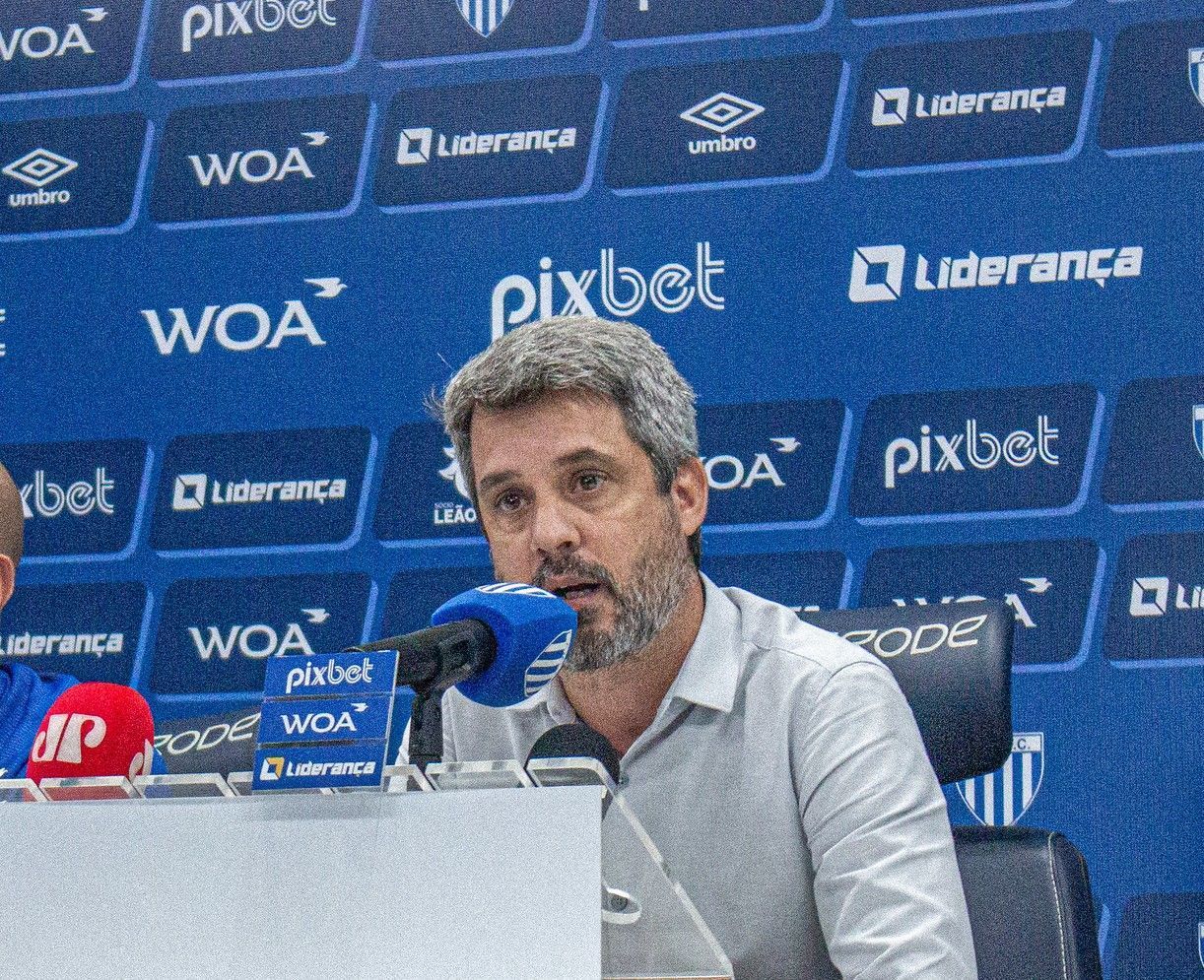 Athletico-PR tenta contratação de executivo de futebol do Avaí