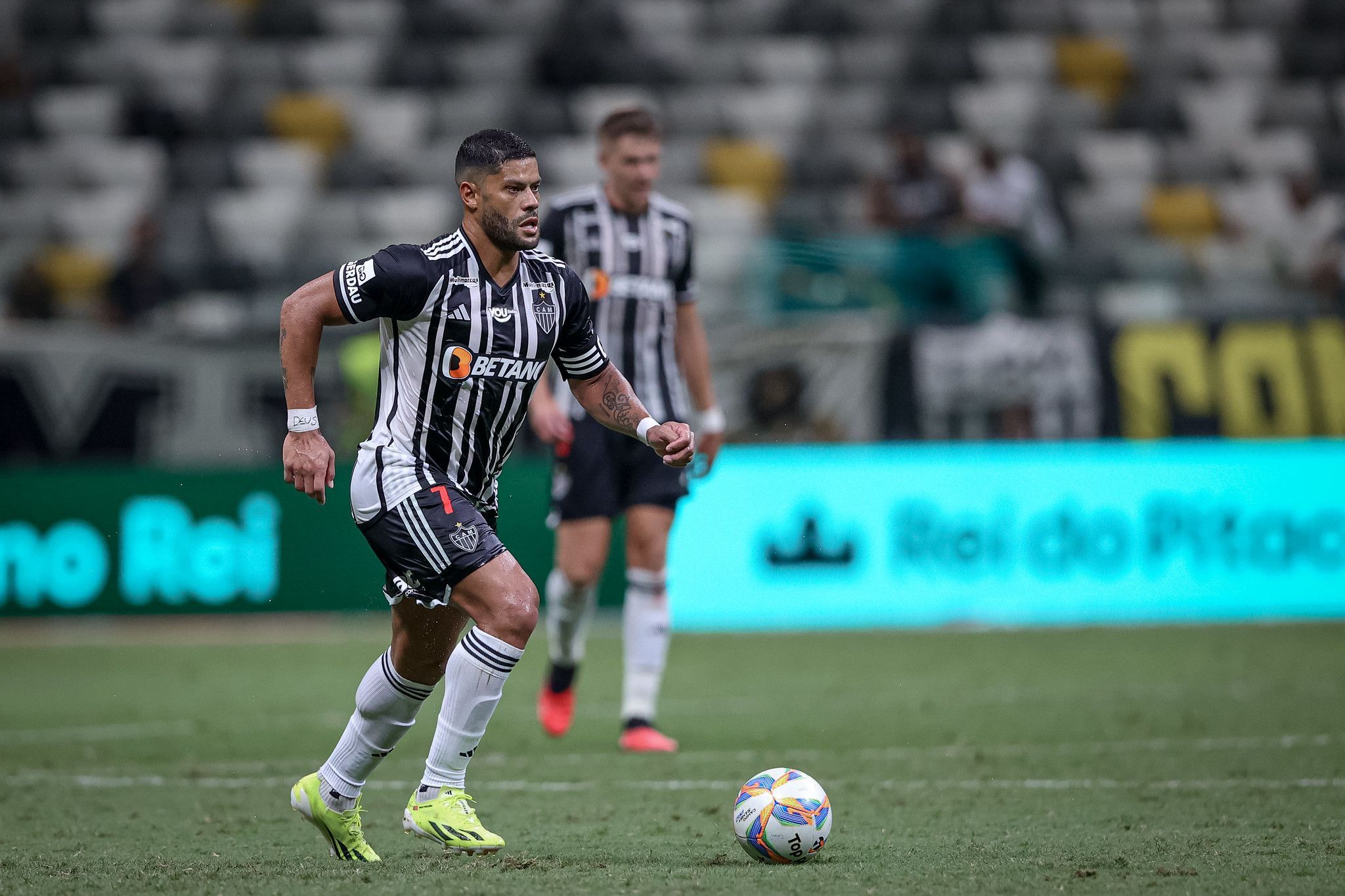 Hulk explica como voltou a ser capitão do Atlético e faz reflexão sobre disciplina