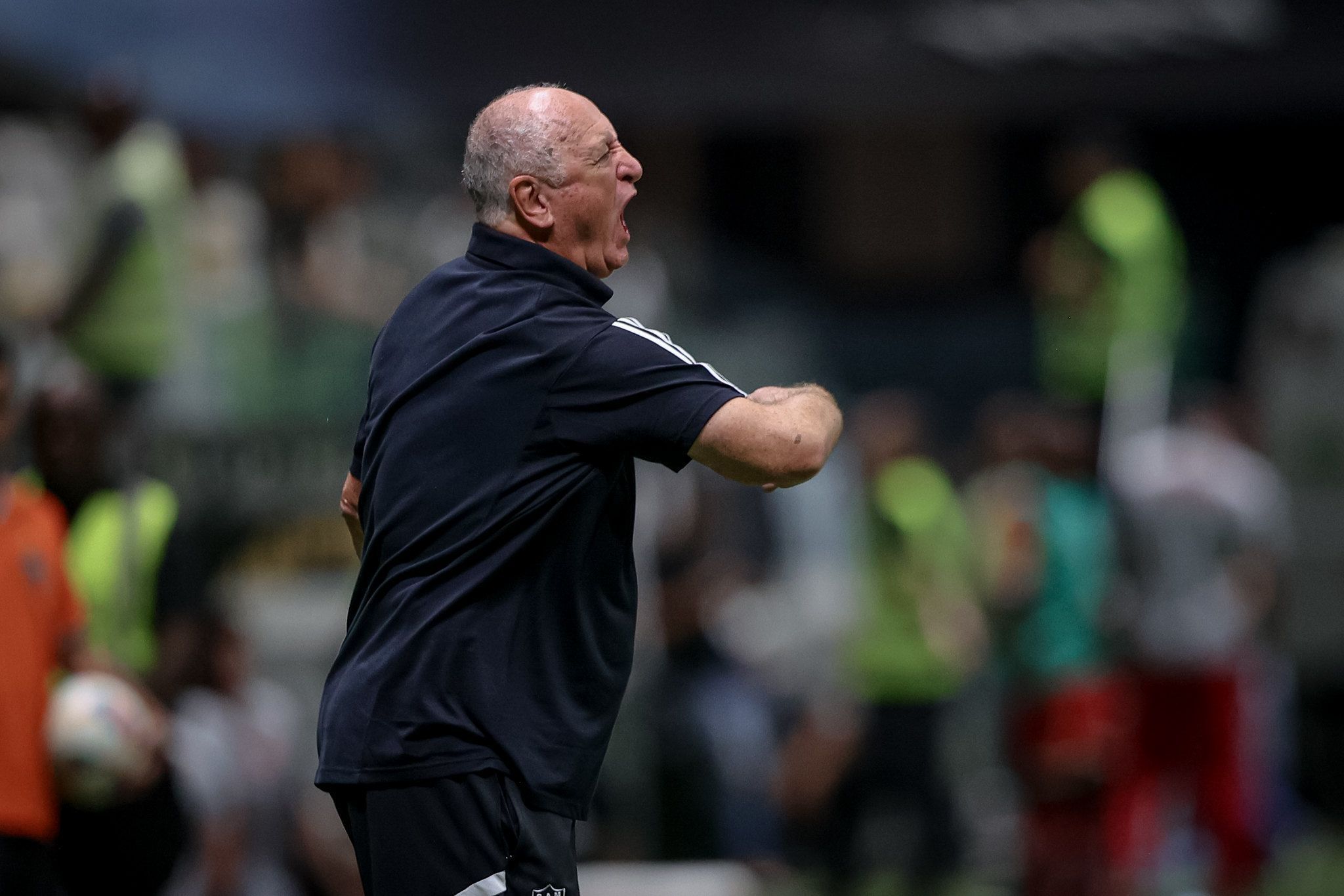Com história de respeito na Libertadores, Felipão encara turbulência no Atlético