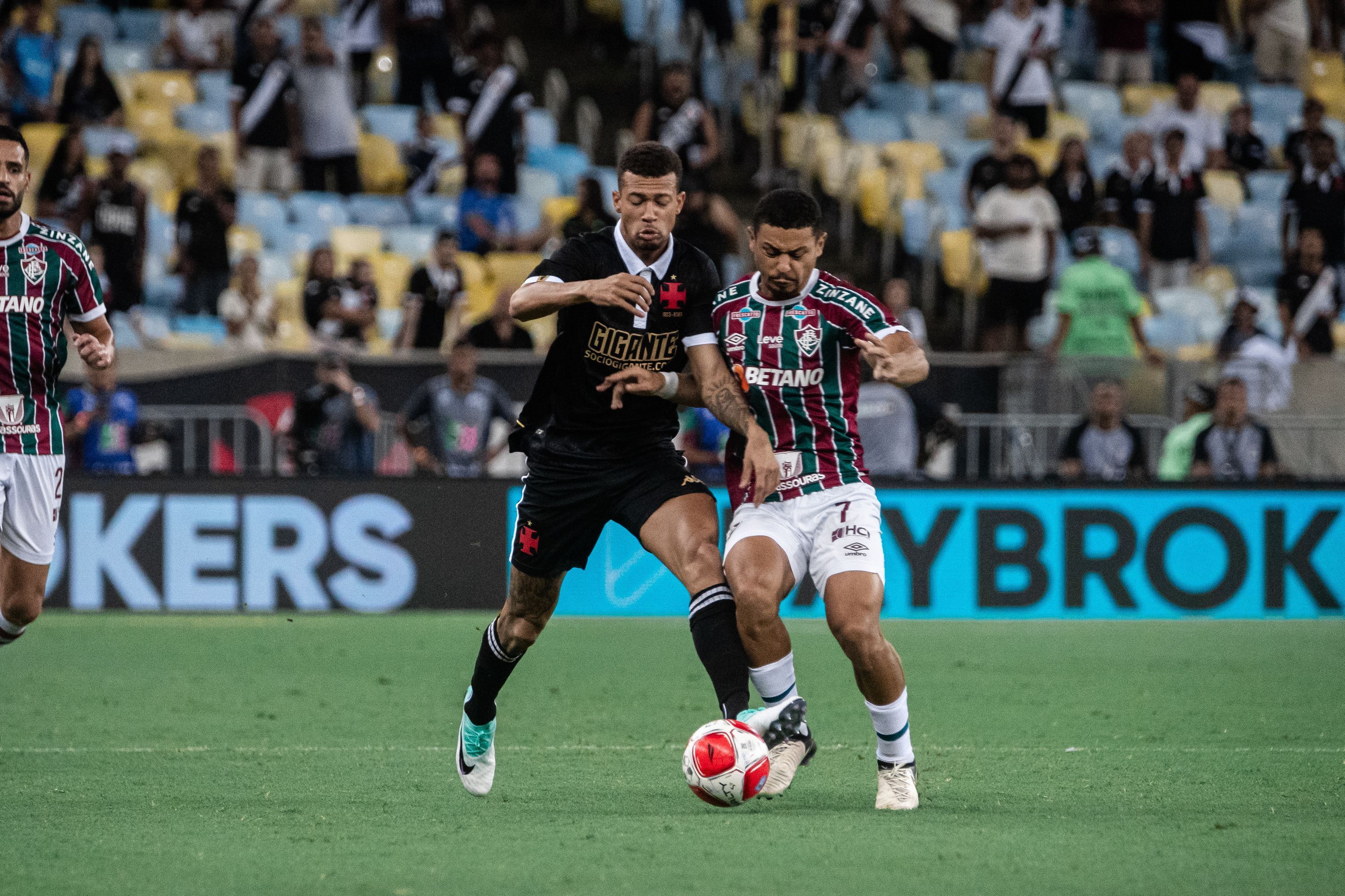 Vasco divulga nota oficial contra a arbitragem do clássico contra o Fluminense: ‘Revoltante’