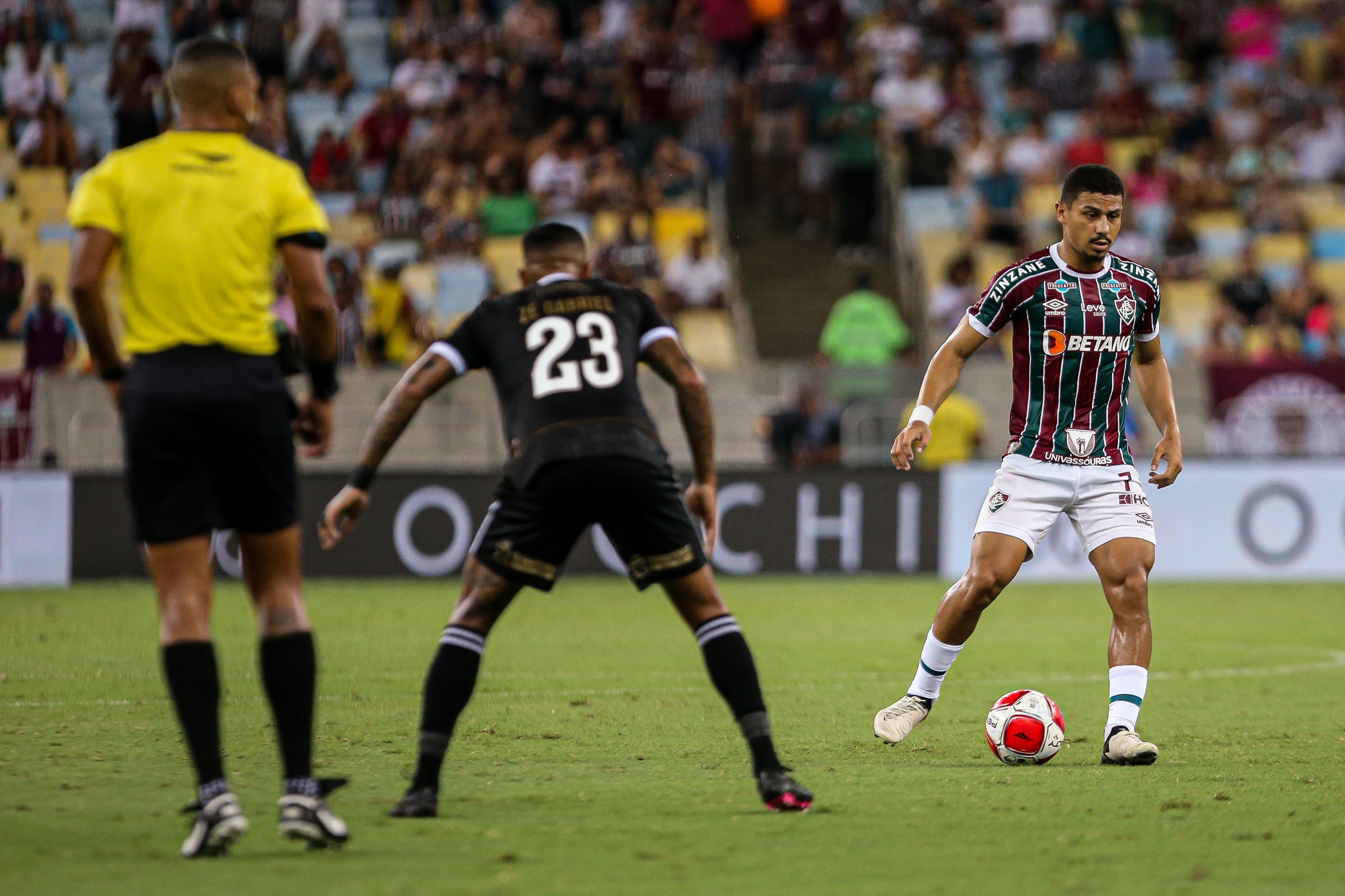 Fluminense x Vasco: árbitro explica expulsões na súmula do clássico pelo Carioca