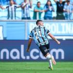Pavón comemora estreia com gol pelo Grêmio: 'Estou muito feliz, tenho muito a agradecer’