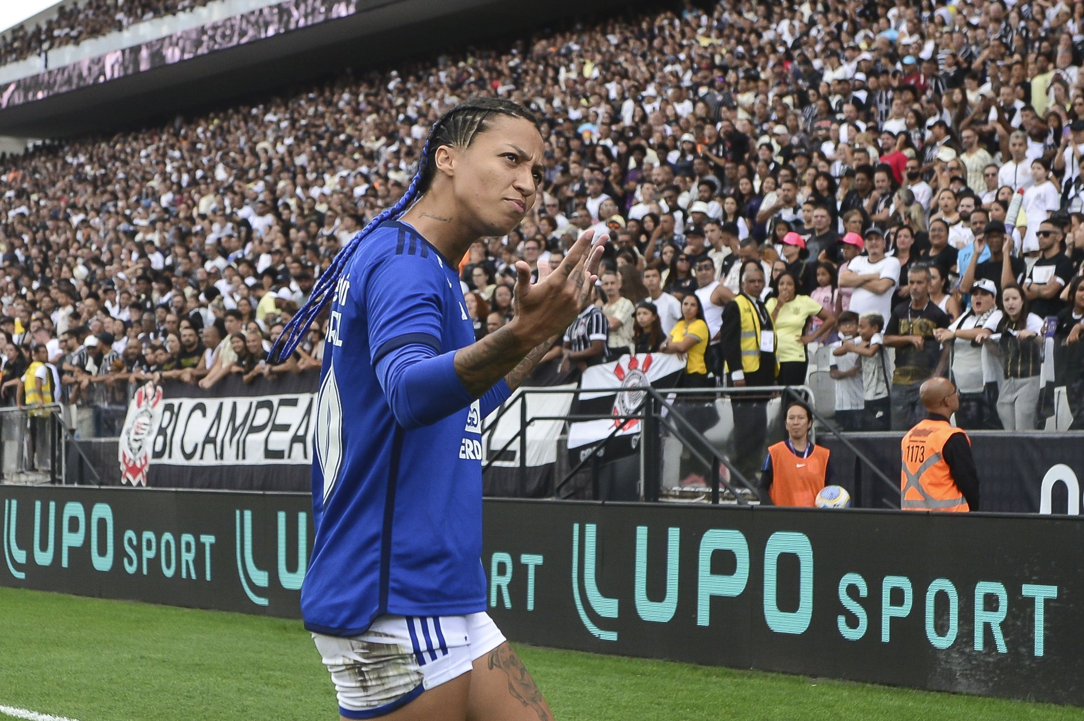 Supercopa: Byanca Brasil exalta Cruzeiro e Ronaldo após vice-campeonato