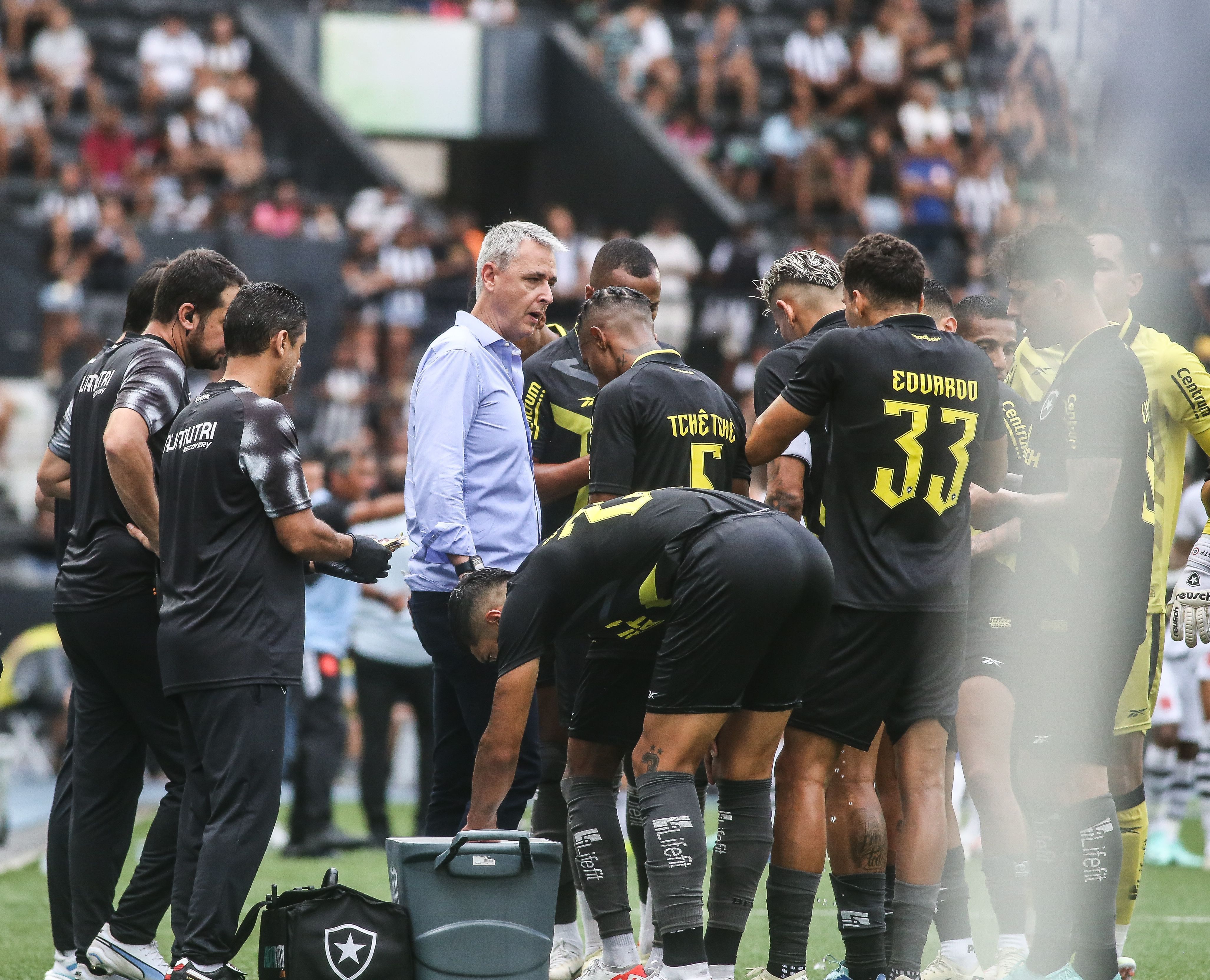Tiago Nunes, do Botafogo, se pronuncia: 'Nenhum jogador pediu para ficar de fora'