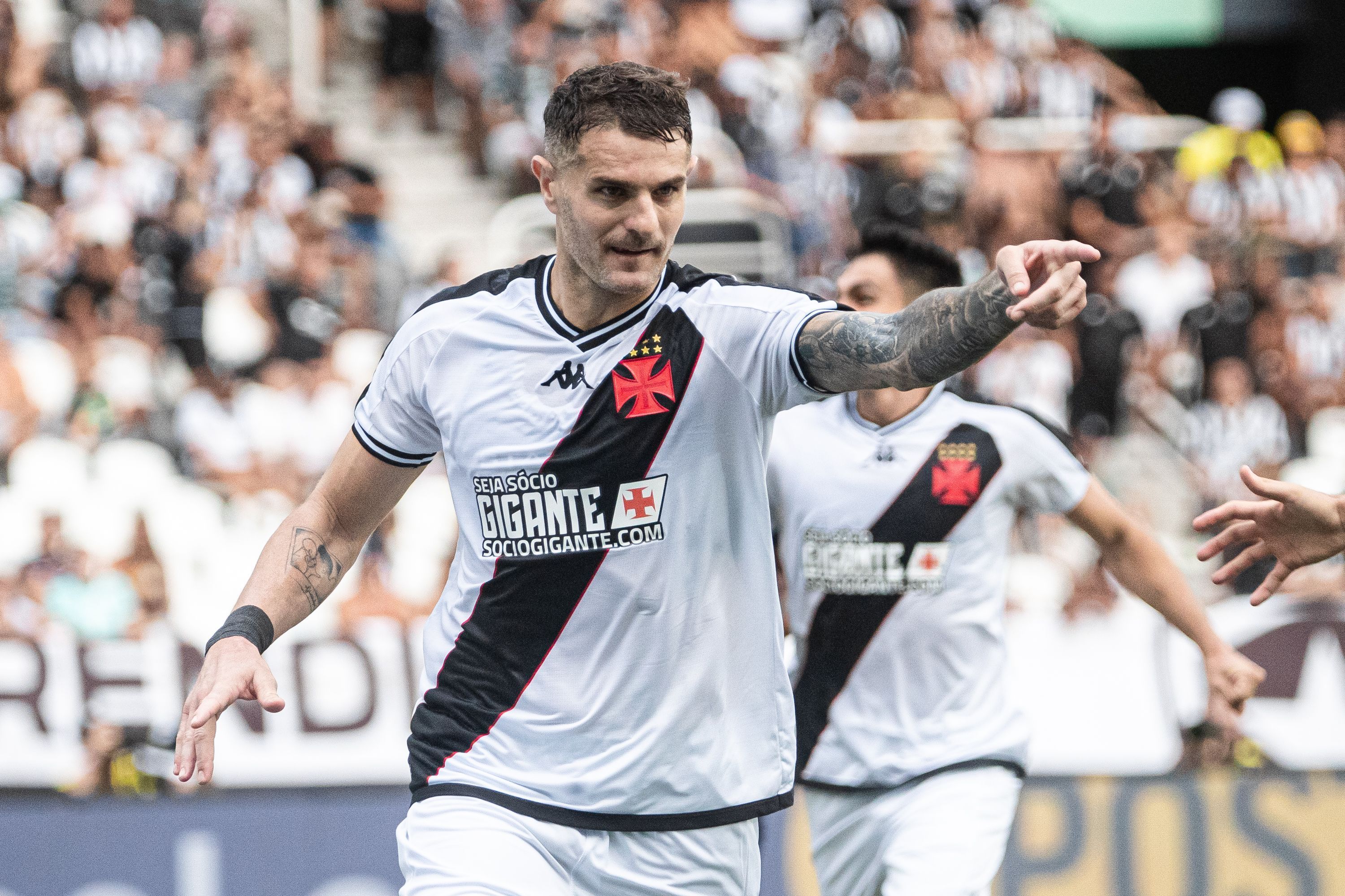 Pablo Vegetti desencanta e volta a ser protagonista no Vasco