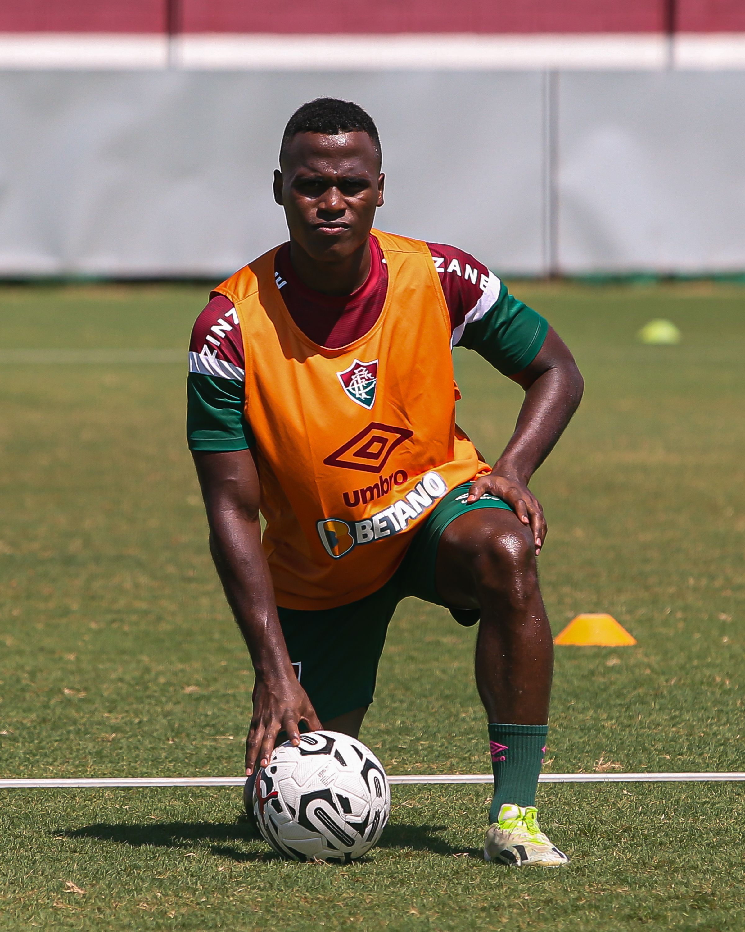 Arias pontua as dificuldades que o Fluminense vai encarar na altitude na final da Recopa