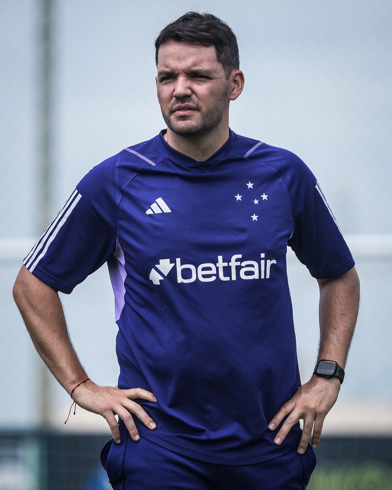 Larcamón escala Cruzeiro com novidades para enfrentar o Pouso Alegre; veja time