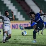 Cruzeiro leva gols no fim em campo encharcado, perde do Sousa-PB e é eliminado da Copa do Brasil