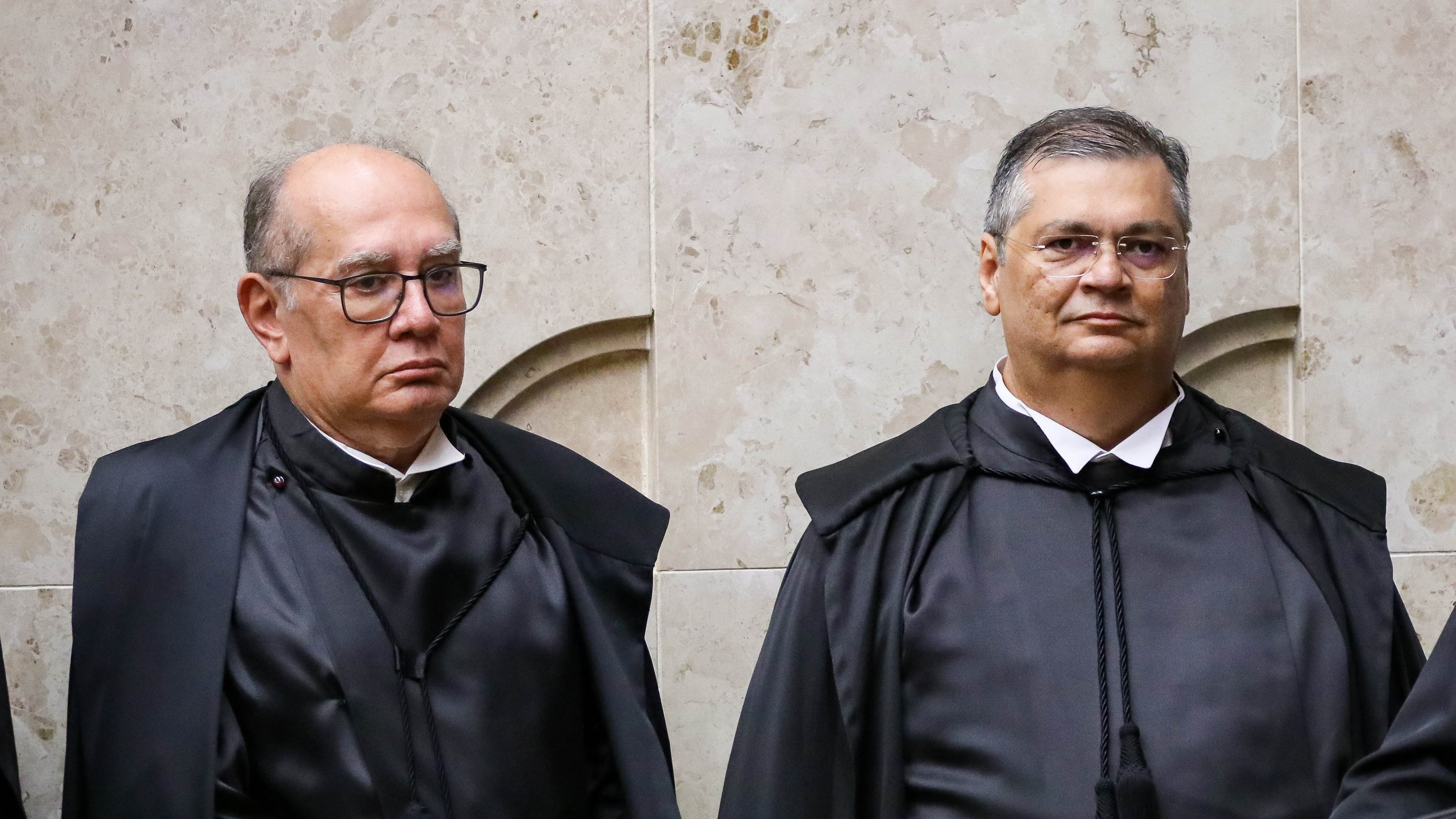 STF adia para março julgamento sobre suspensão de ‘penduricalhos’ no funcionalismo