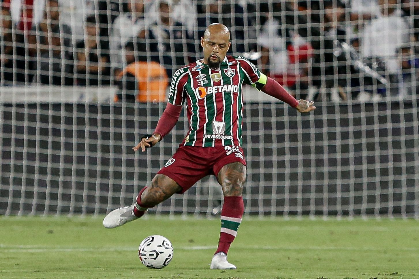 Ainda na bronca com arbitragem, Felipe Melo reclama de Fla-Flu marcado entre as finais da Recopa