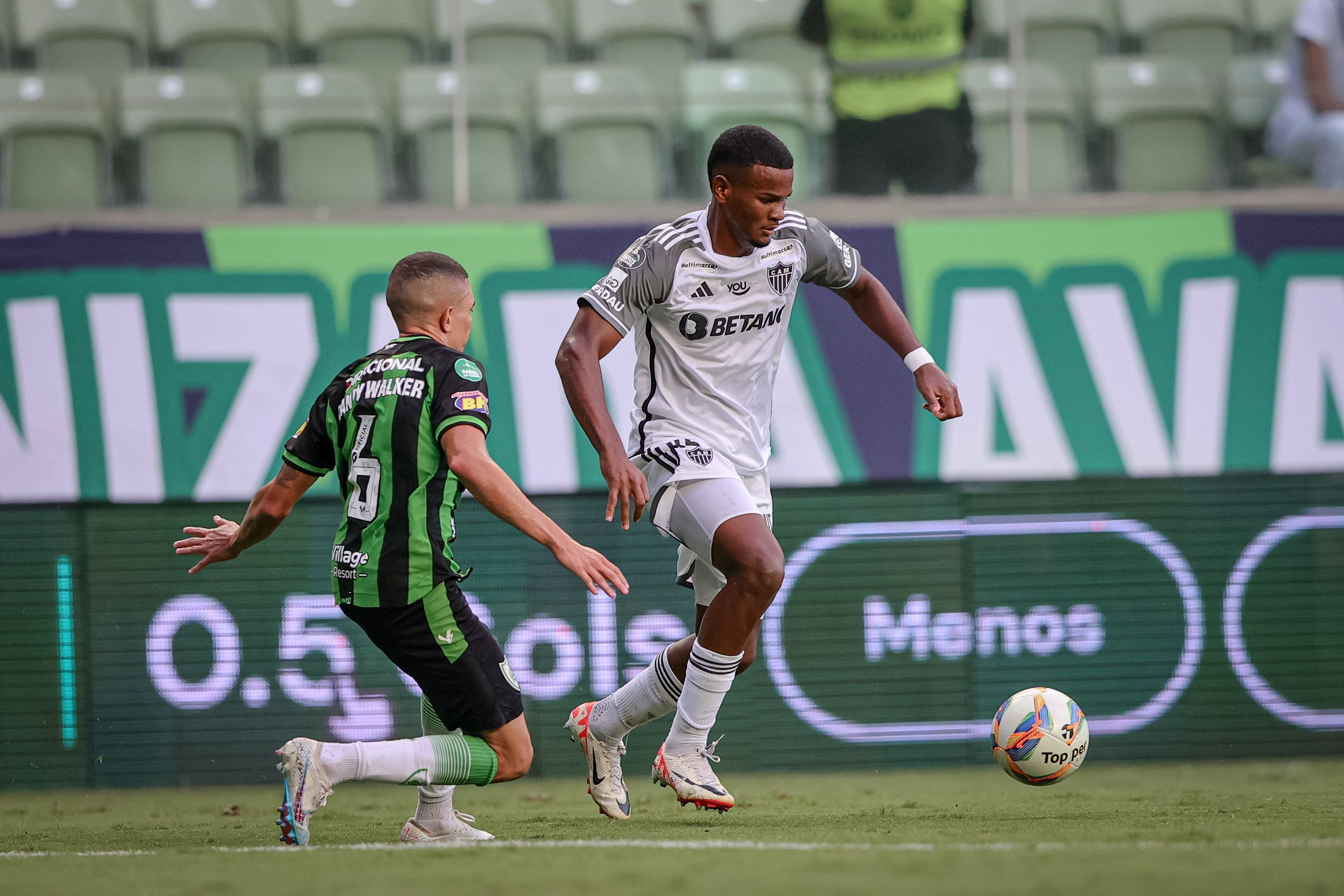 Penta e fim de tabu movem Atlético e América em semifinal do Mineiro