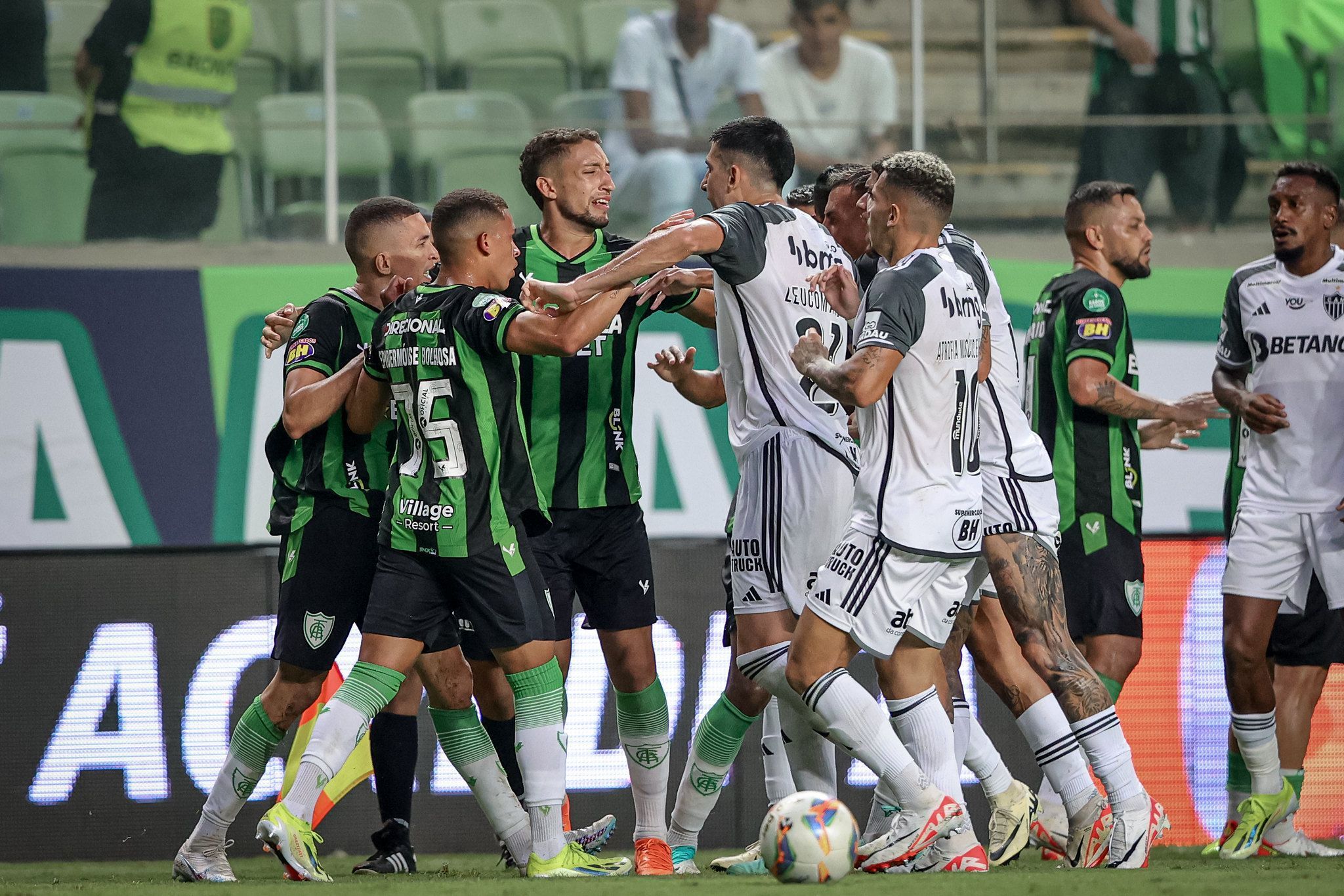 Atlético x América: jogo de ida da semifinal do Mineiro terá árbitro de fora