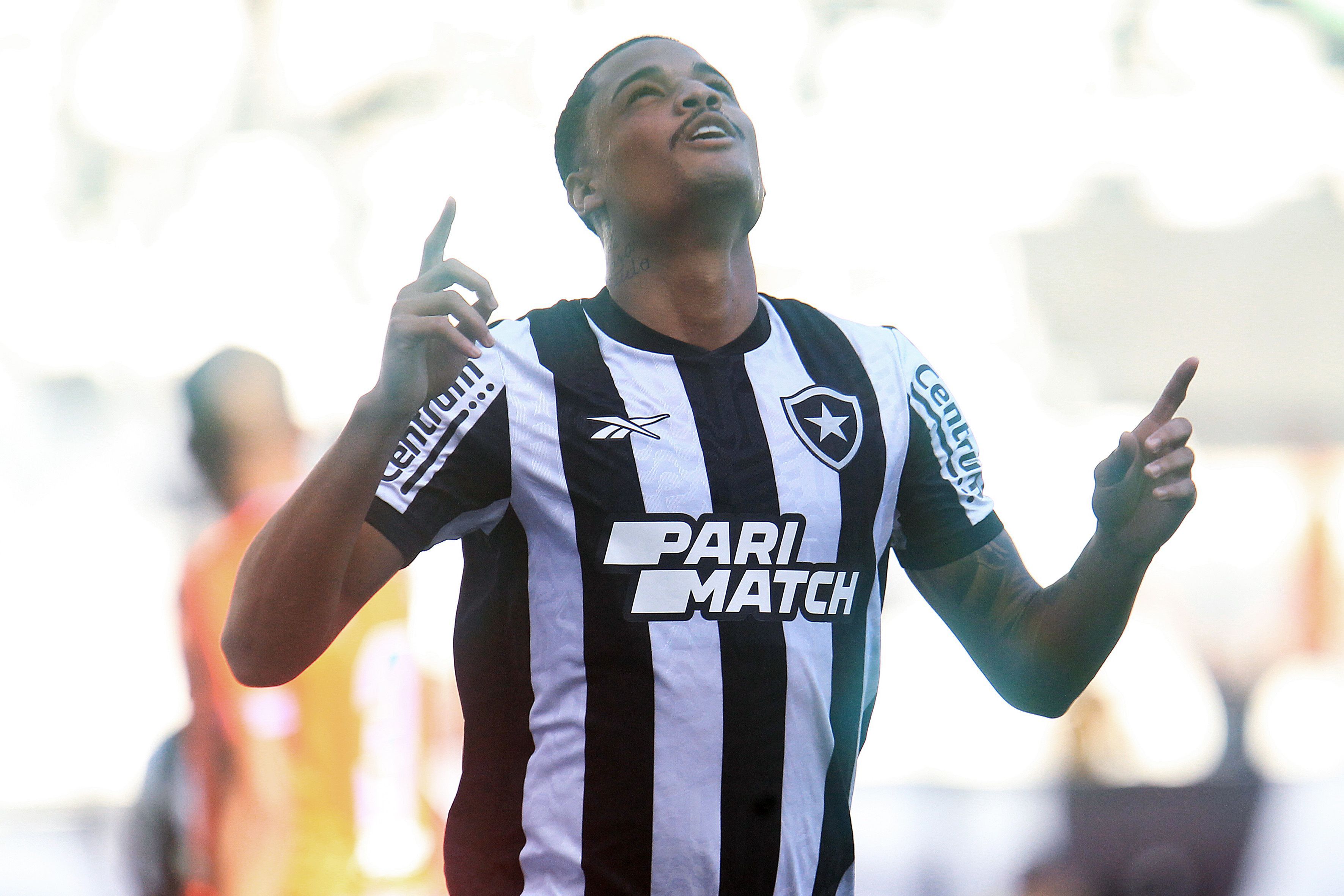 Atacante se despede do Botafogo antes de ser anunciado por clube da Série A
