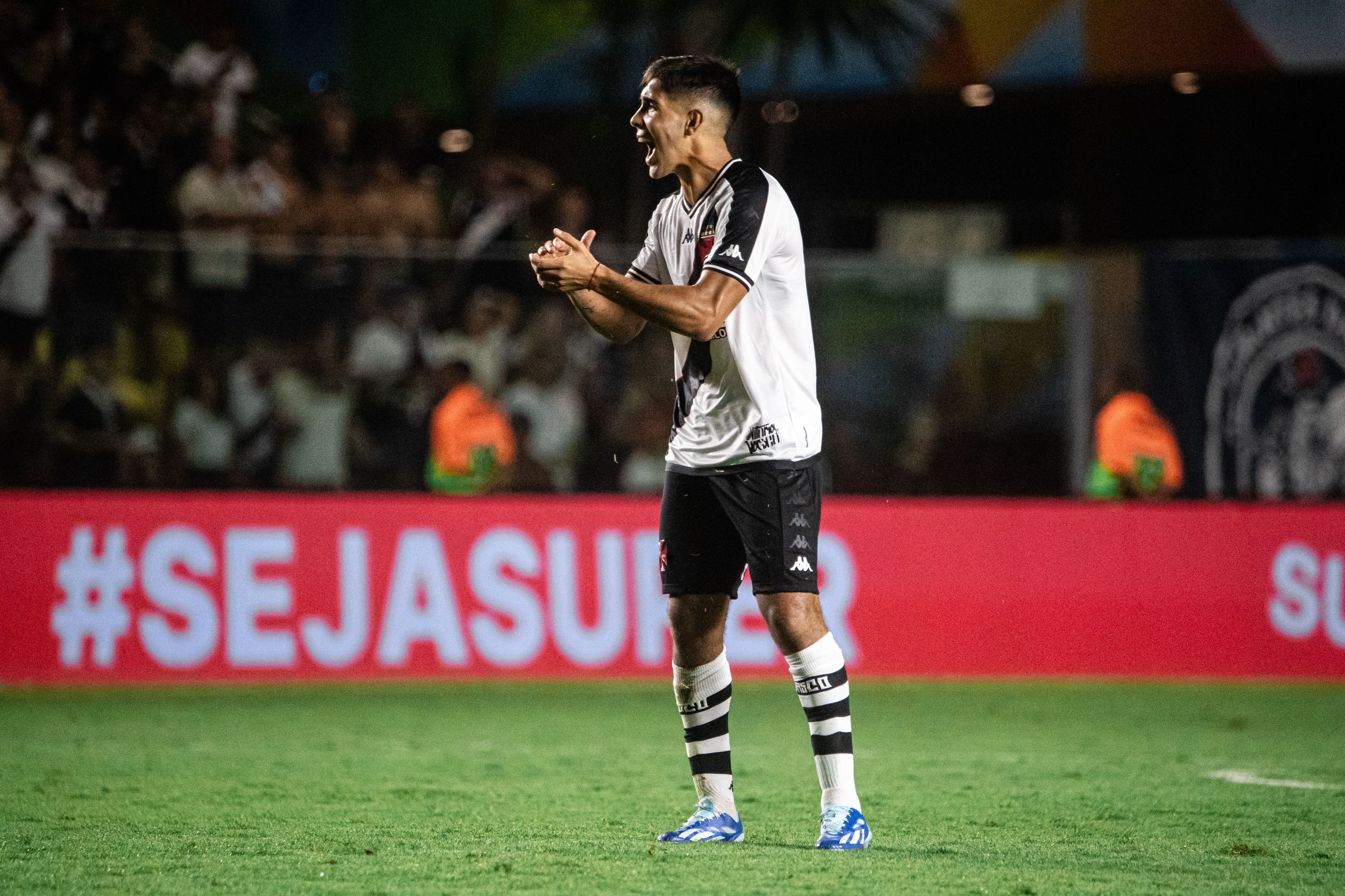 Por vaga na semifinal, Vasco recebe a Portuguesa pelo Campeonato Carioca