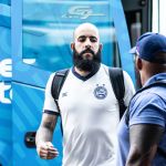 Goleiro do Bahia relembra atentado que sofreu: 'Não acontece nada com os bandidos'