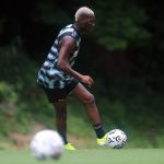 Volante treina em folga e projeta volta no Botafogo após 13 meses; veja