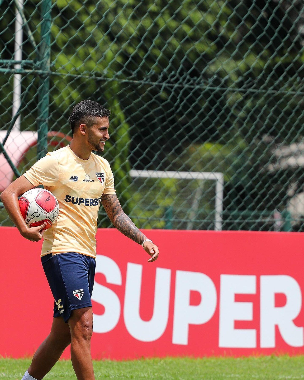 No São Paulo, Nestor inicia transição física após cirurgia no joelho