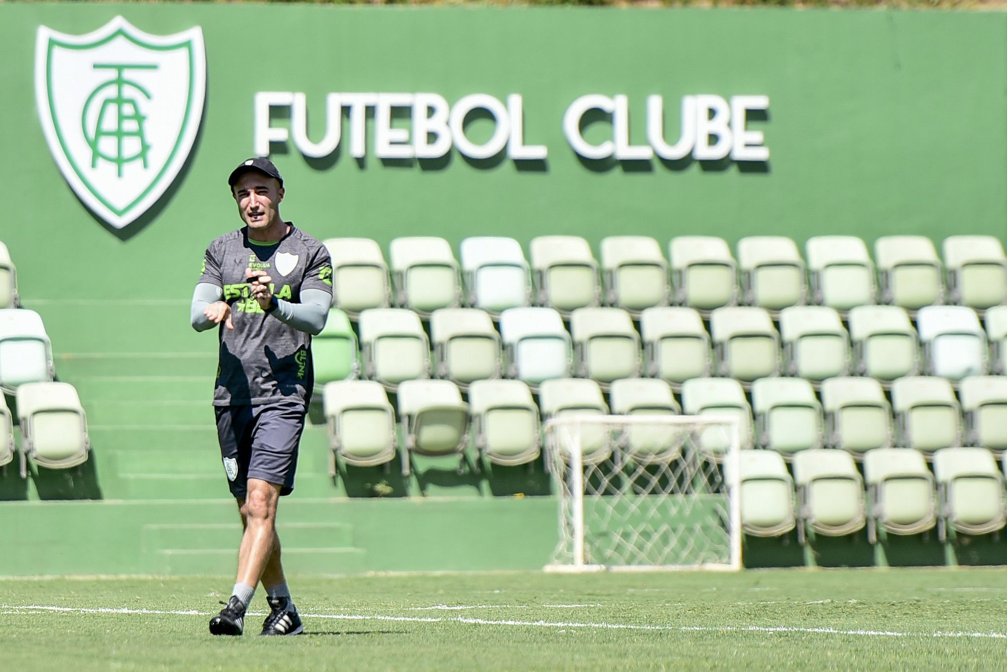 América poupa titulares e muda relacionados para jogo do Mineiro