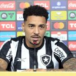 Gregore elogia meio-campistas do Botafogo e afirma: 'Preferência é estar em campo'