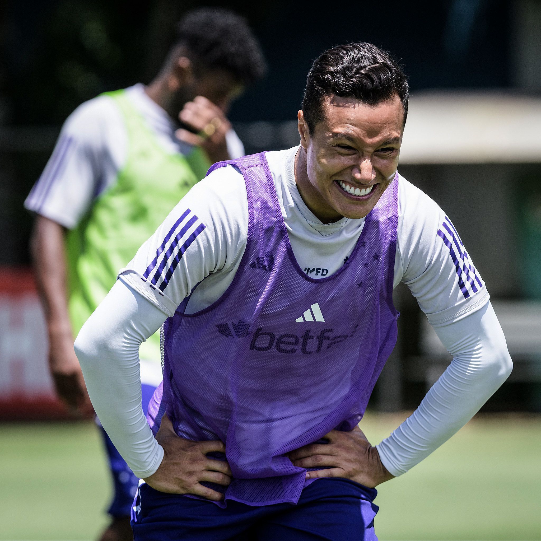 Marlon revela conversa com ídolo do Cruzeiro antes de acertar com o clube