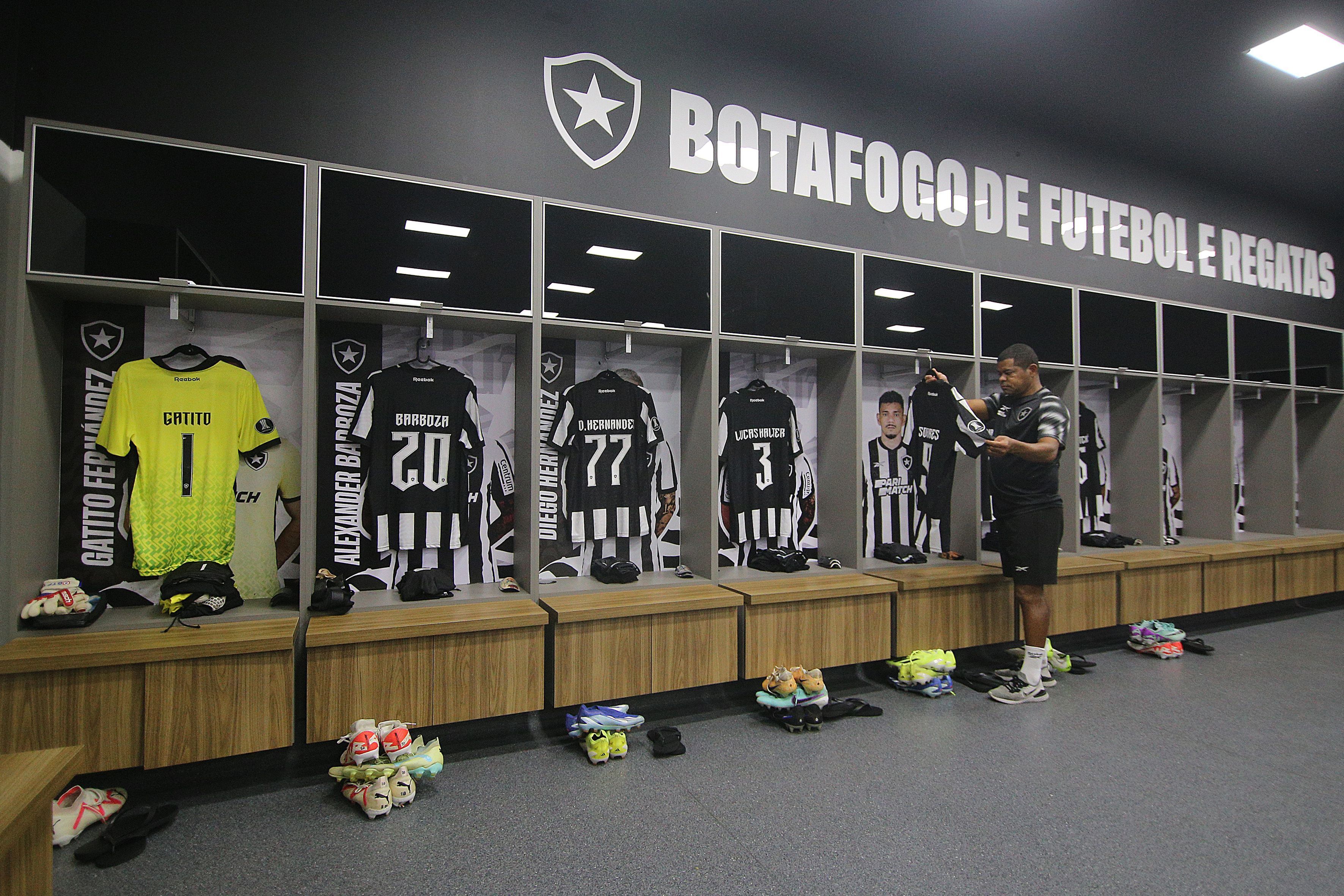 Escalação do Botafogo: Savarino é novidade no Alvinegro em jogo contra o Aurora