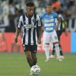 Tchê Tchê minimiza 'questão emocional', mas admite cobrança por resposta no Botafogo
