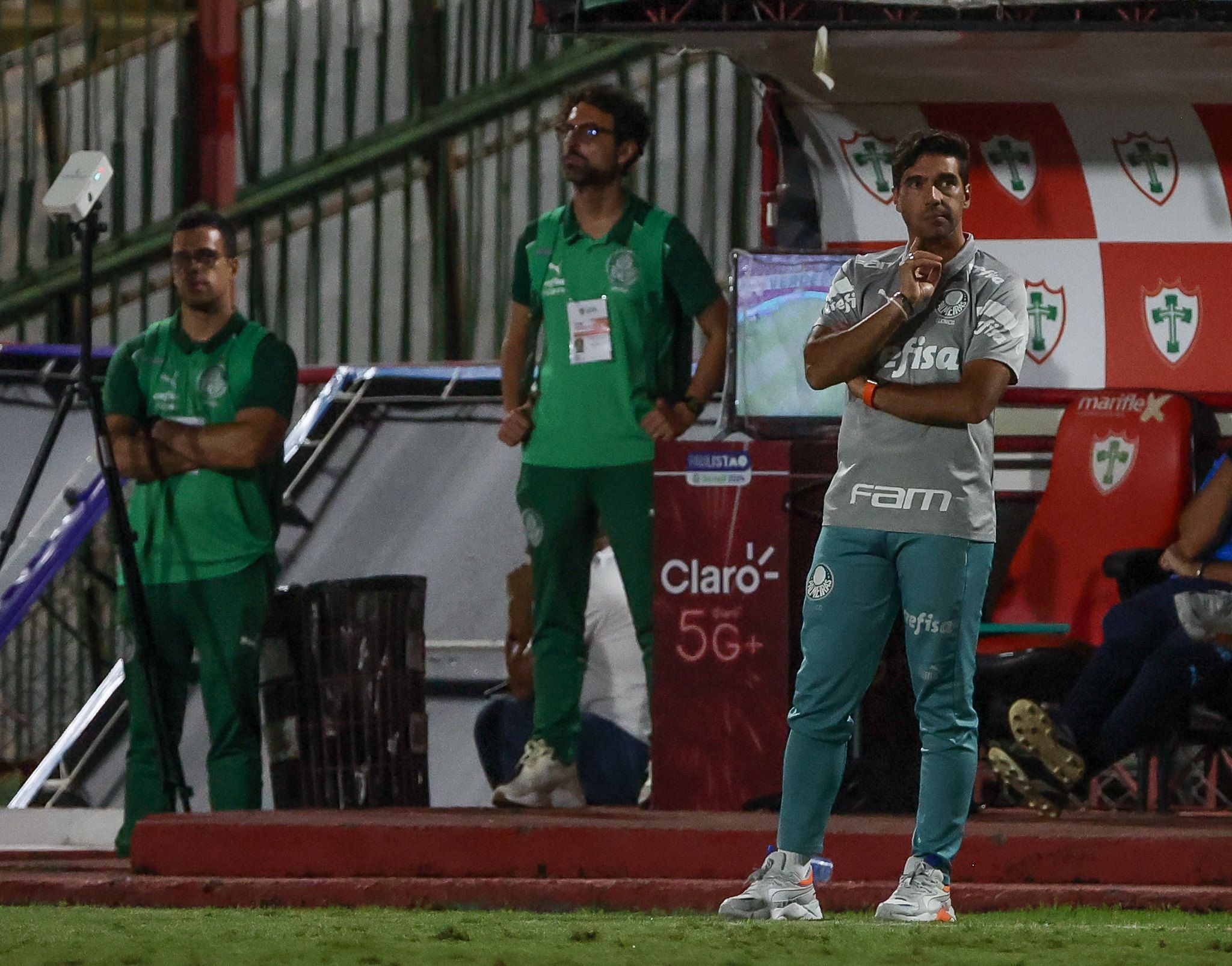 Abel defende Weverton e elogia Portuguesa após vitória do Palmeiras: 'Foi difícil'