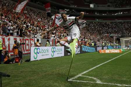 luciano atacante do são paulo