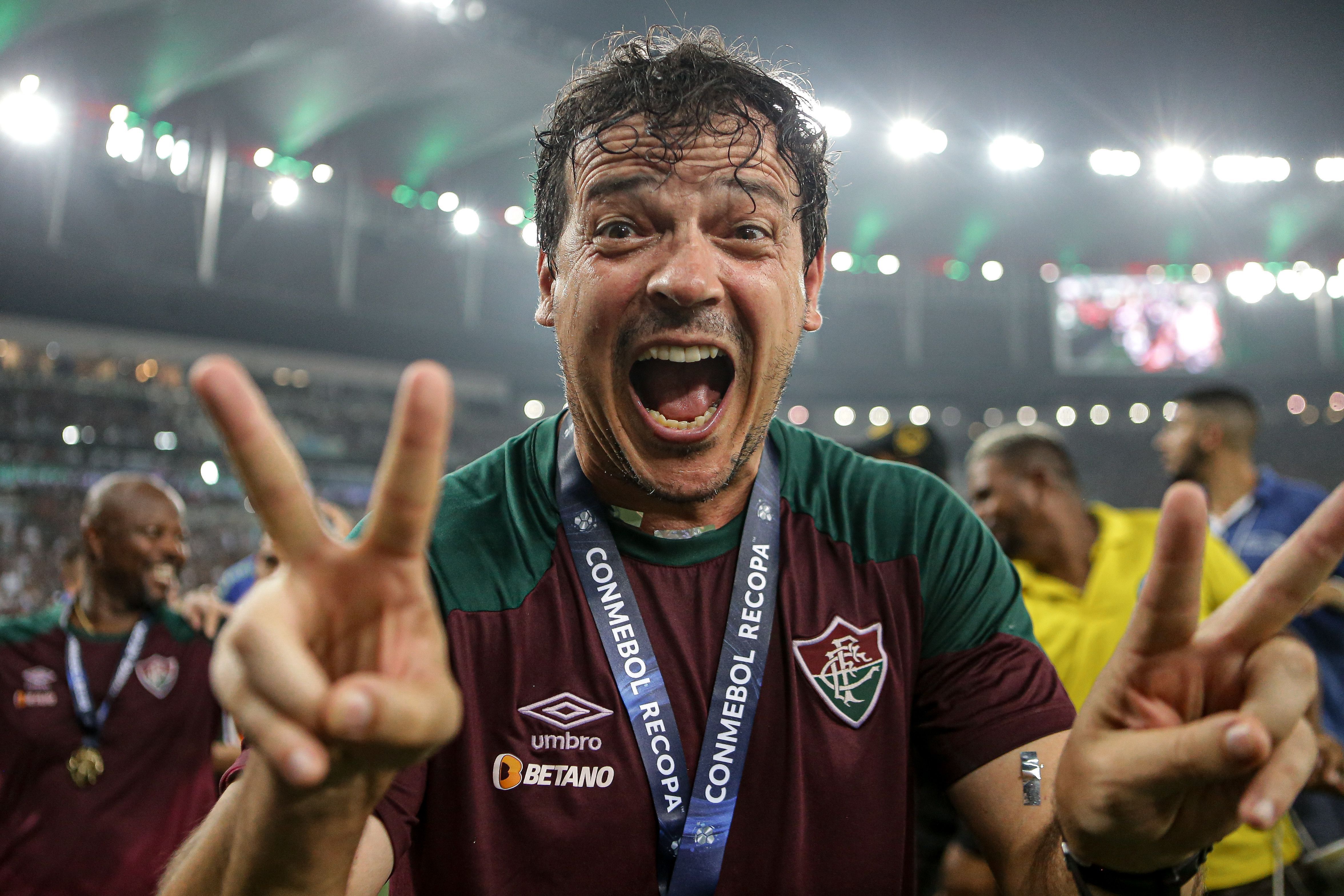 Diniz dedica conquista para a torcida e destaca postura do Flu na Recopa
