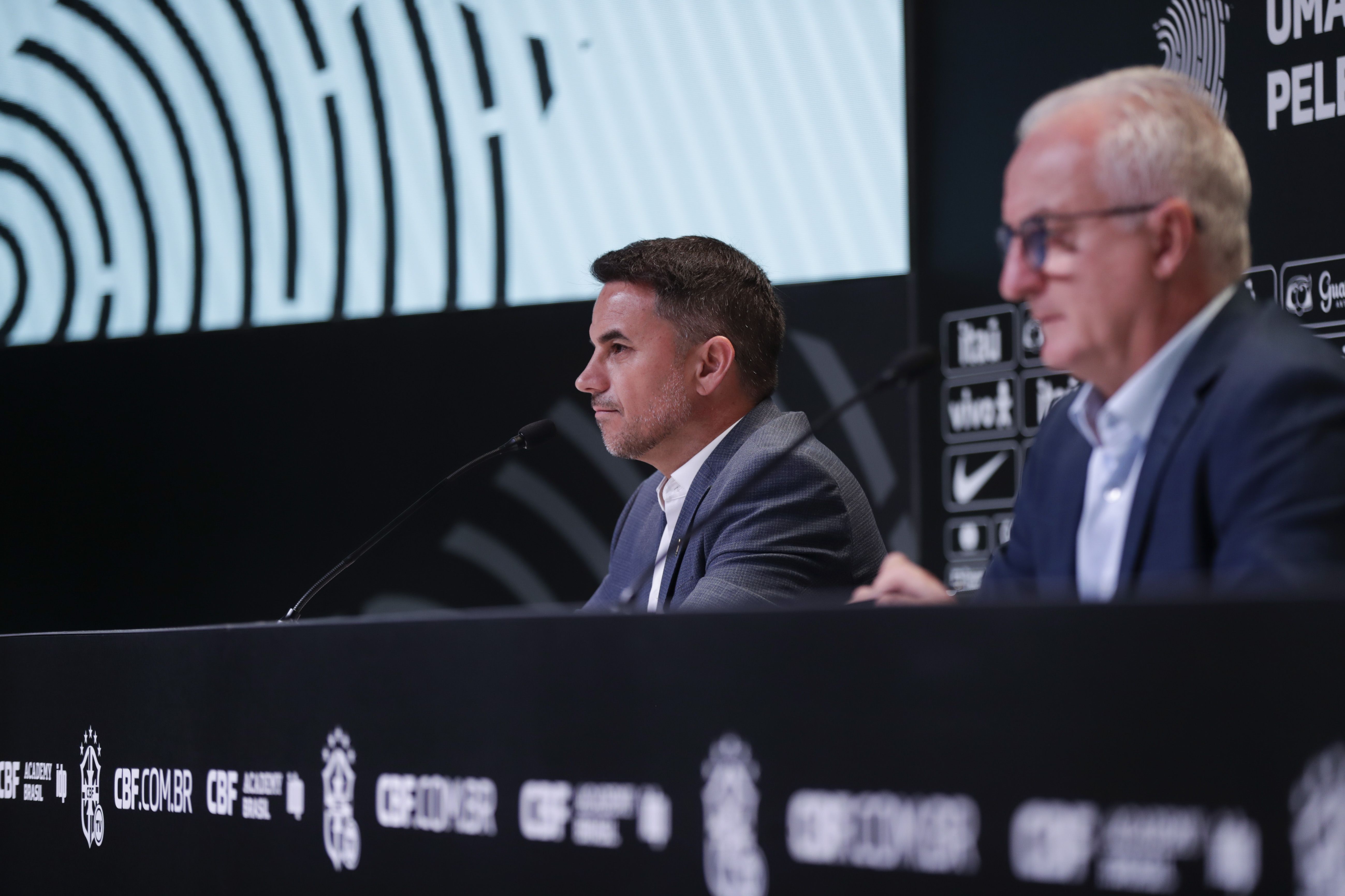 Novo diretor de Seleções, Rodrigo Caetano blinda Dorival em primeira convocação
