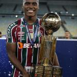 Com propostas na mesa, Arias dedica carreira ao Fluminense: ‘Mudou a minha vida